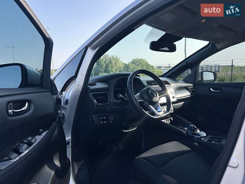Хэтчбек Nissan Leaf 2019 в Ровно