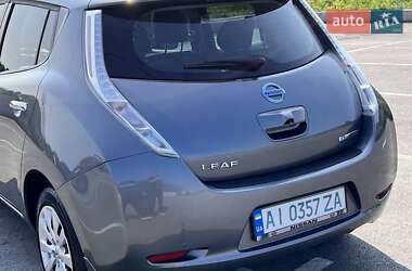 Хэтчбек Nissan Leaf 2015 в 