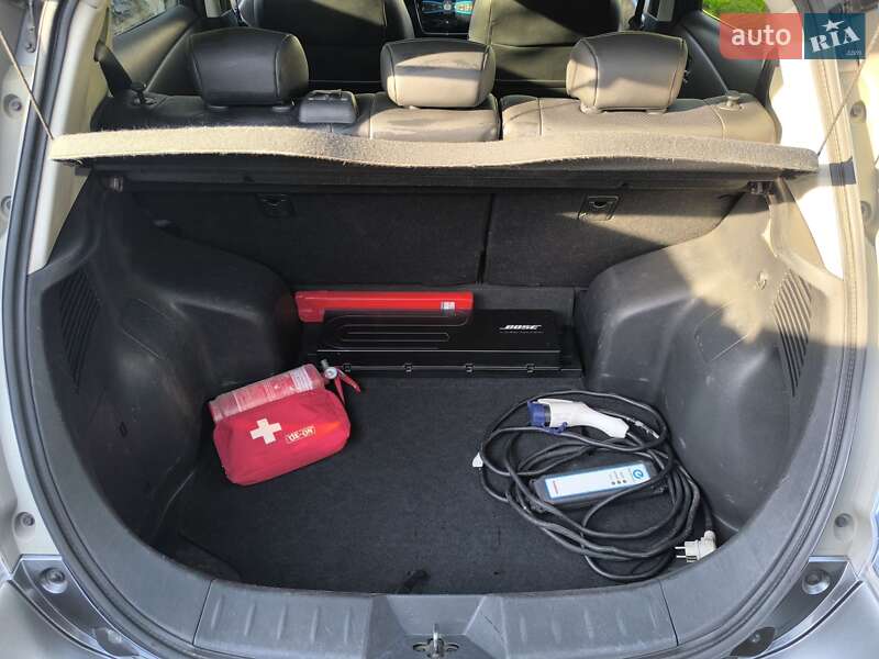Хэтчбек Nissan Leaf 2013 в Житомире фото 15 Хэтчбек Nissan Leaf 2013 в Житомире