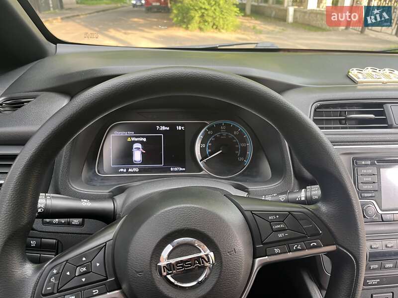 Хэтчбек Nissan Leaf 2018 в Умани