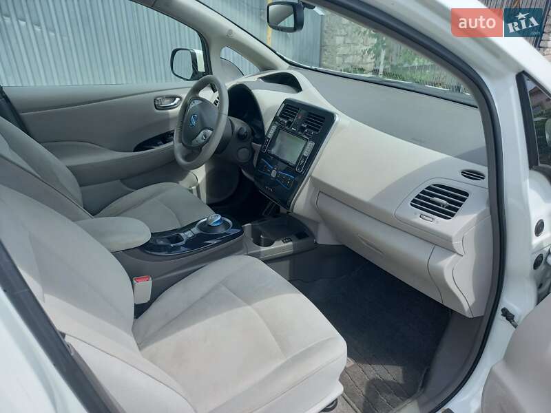 Хетчбек Nissan Leaf 2012 в Одесі