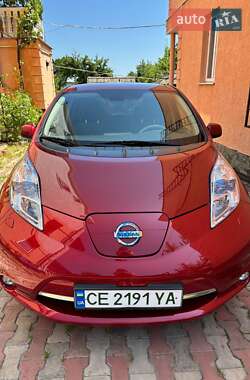 Хэтчбек Nissan Leaf 2012 в 