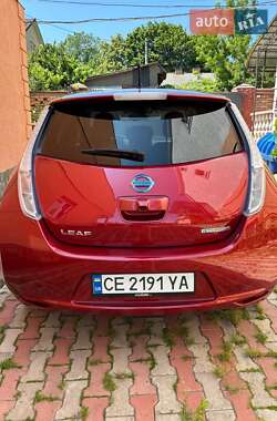 Хэтчбек Nissan Leaf 2012 в 