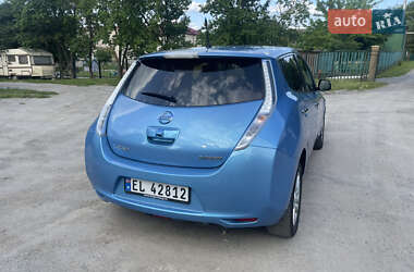 Хэтчбек Nissan Leaf 2012 в 