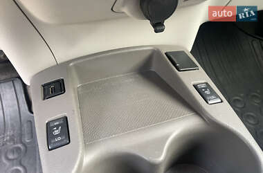 Хэтчбек Nissan Leaf 2012 в 