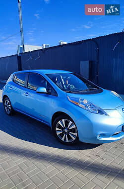 Хэтчбек Nissan Leaf 2015 в Киеве