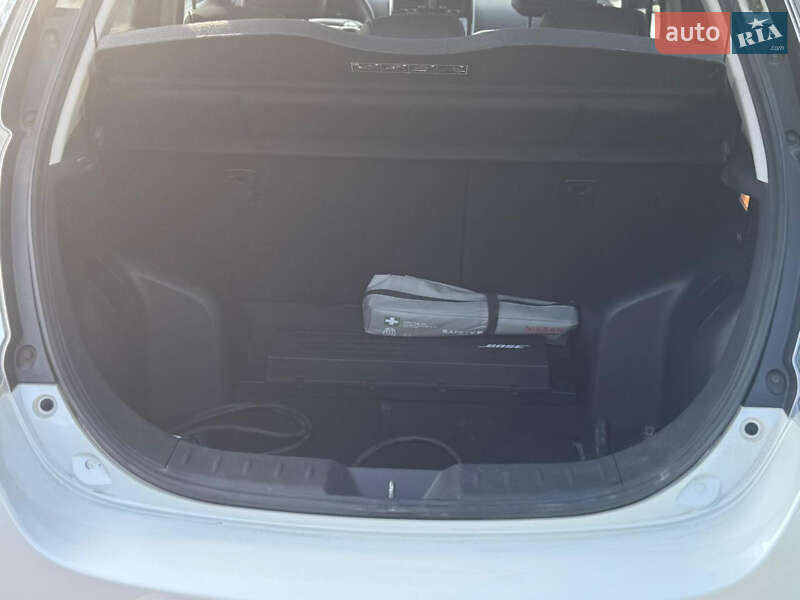 Хэтчбек Nissan Leaf 2015 в Киеве