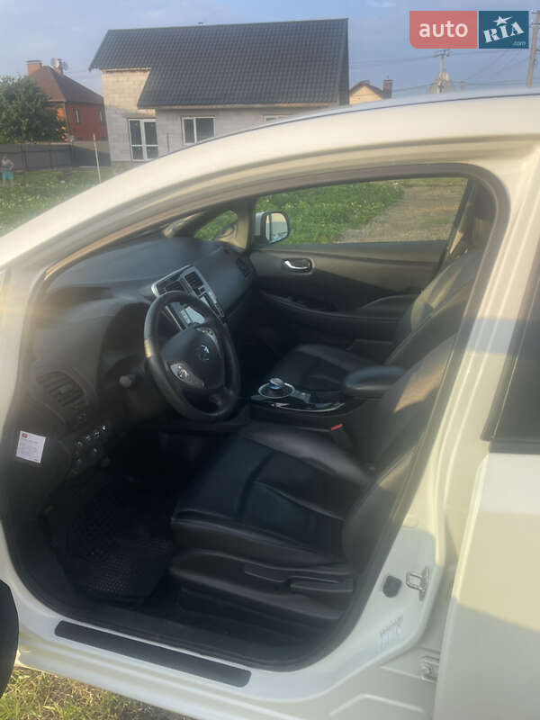 Хэтчбек Nissan Leaf 2015 в Киеве