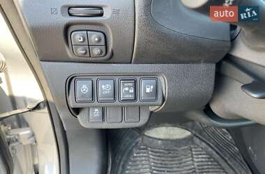 Хэтчбек Nissan Leaf 2015 в 