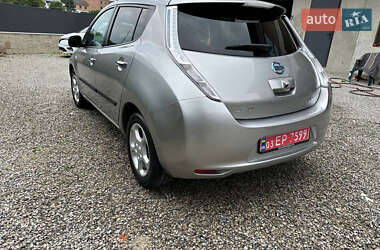 Хэтчбек Nissan Leaf 2015 в 