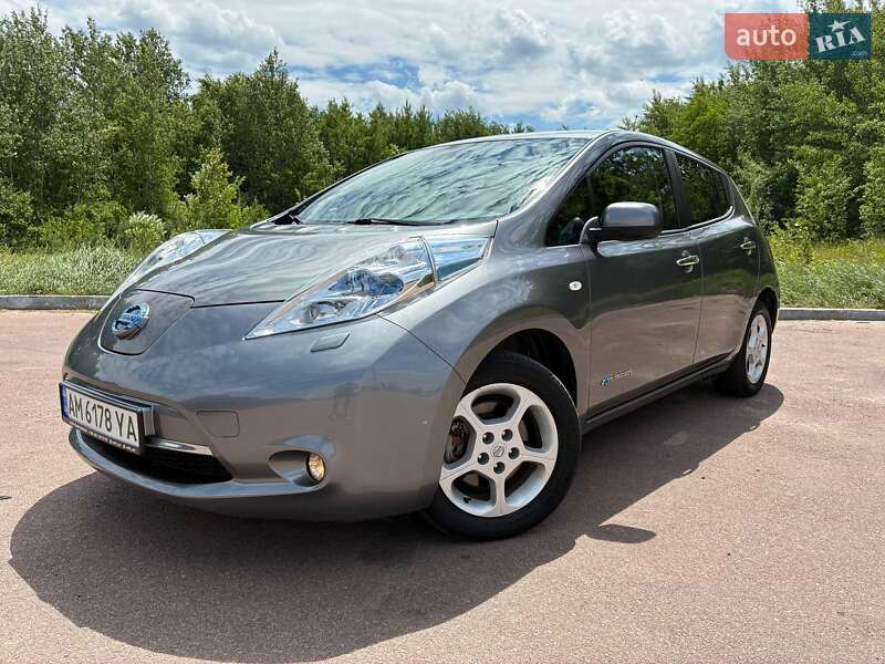 Хэтчбек Nissan Leaf 2016 в 