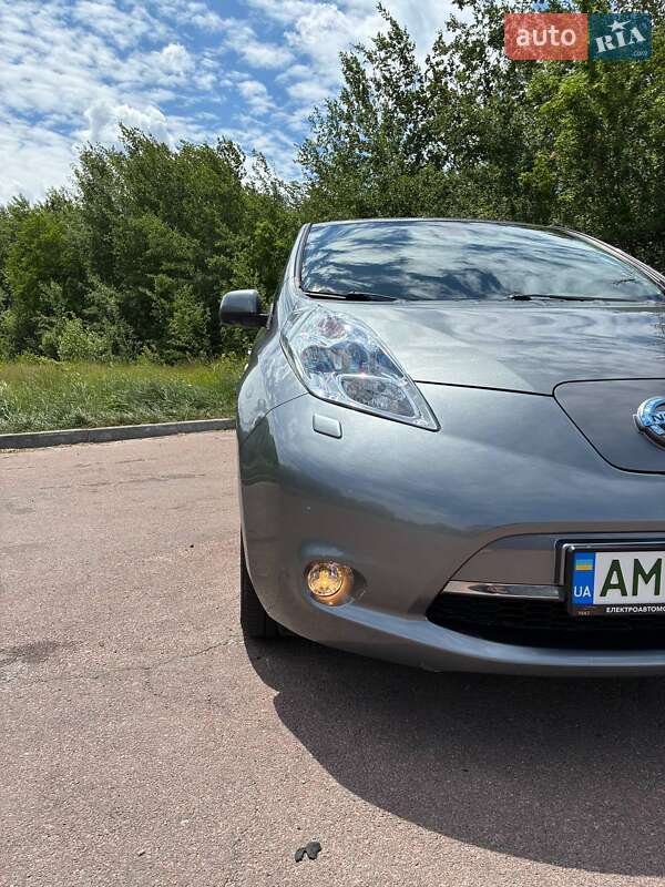 Хэтчбек Nissan Leaf 2016 в Житомире