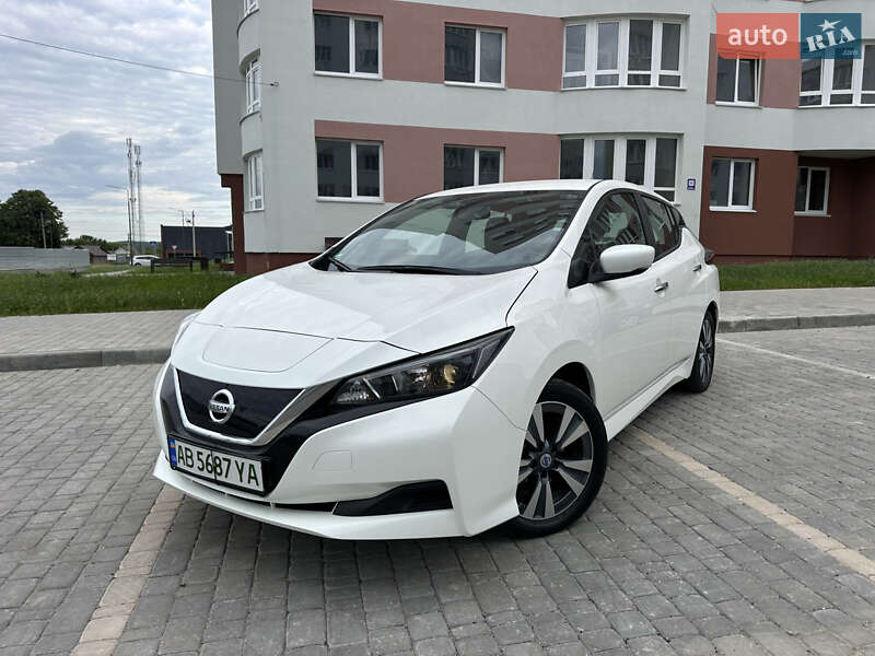 Хэтчбек Nissan Leaf 2020 в 