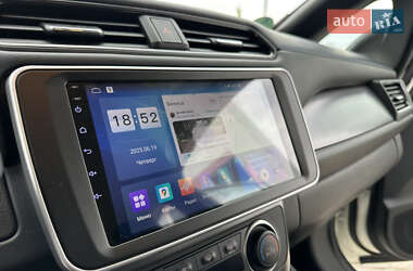 Хэтчбек Nissan Leaf 2020 в 