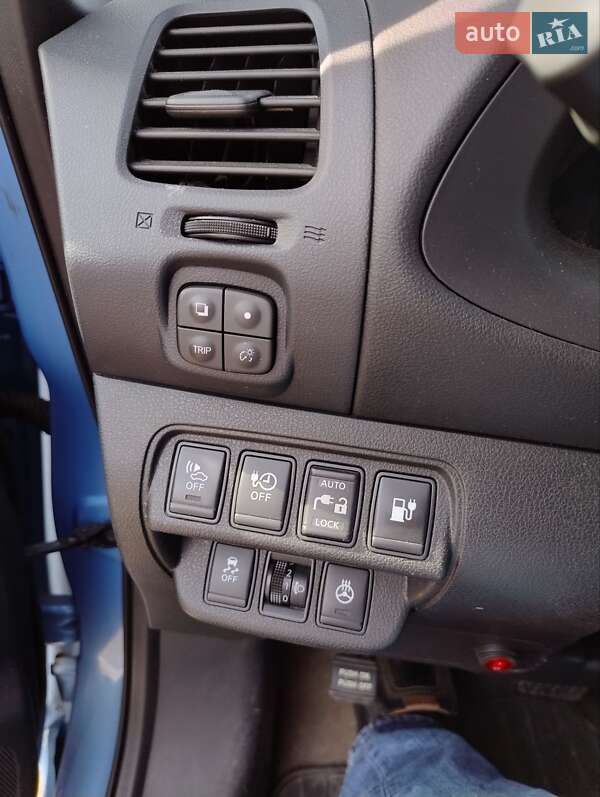 Хетчбек Nissan Leaf 2013 в Житомирі
