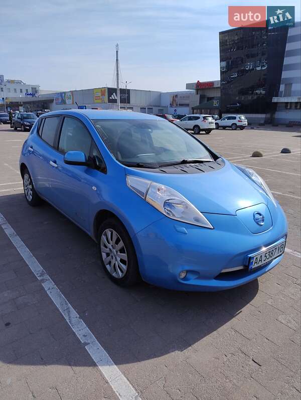 Хетчбек Nissan Leaf 2013 в Житомирі