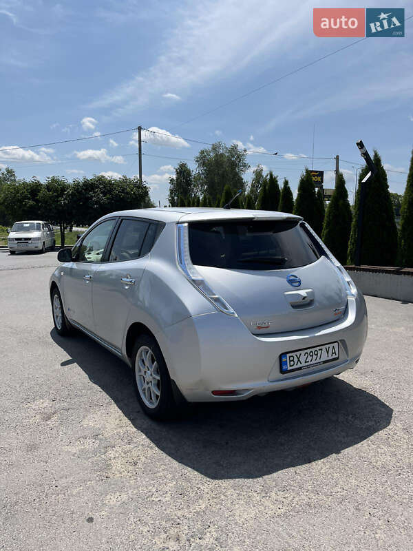 Хэтчбек Nissan Leaf 2012 в Любаре