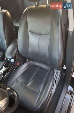 Хэтчбек Nissan Leaf 2013 в 