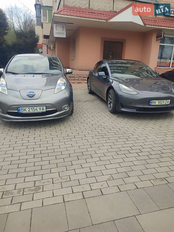 Nissan Leaf 2014
