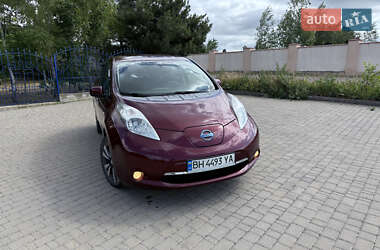 Хетчбек Nissan Leaf 2016 в 
