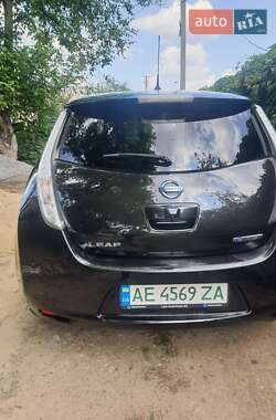 Хетчбек Nissan Leaf 2016 в 