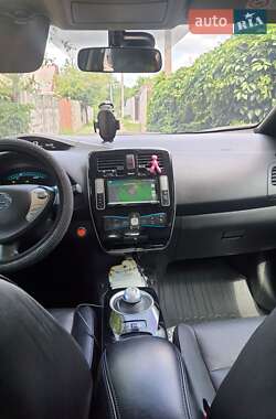 Хетчбек Nissan Leaf 2016 в 