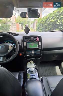 Хетчбек Nissan Leaf 2016 в 