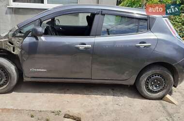 Хэтчбек Nissan Leaf 2013 в Днепре