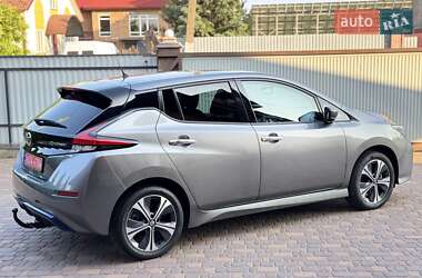 Хетчбек Nissan Leaf 2020 в 