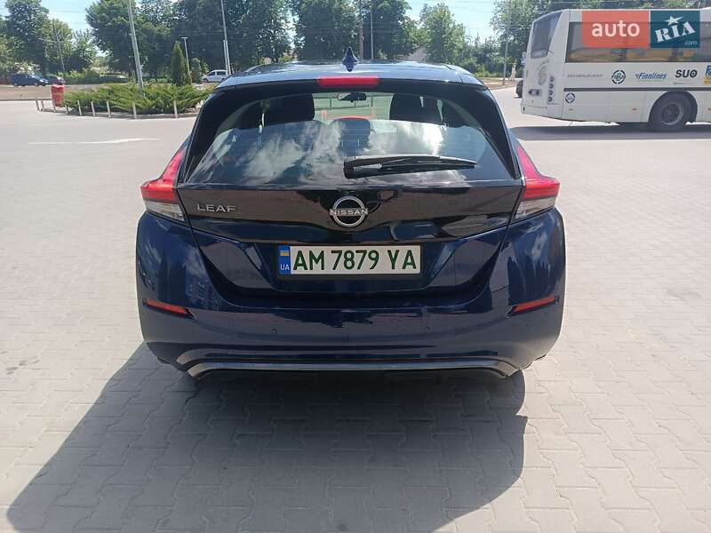 Хэтчбек Nissan Leaf 2024 в Житомире