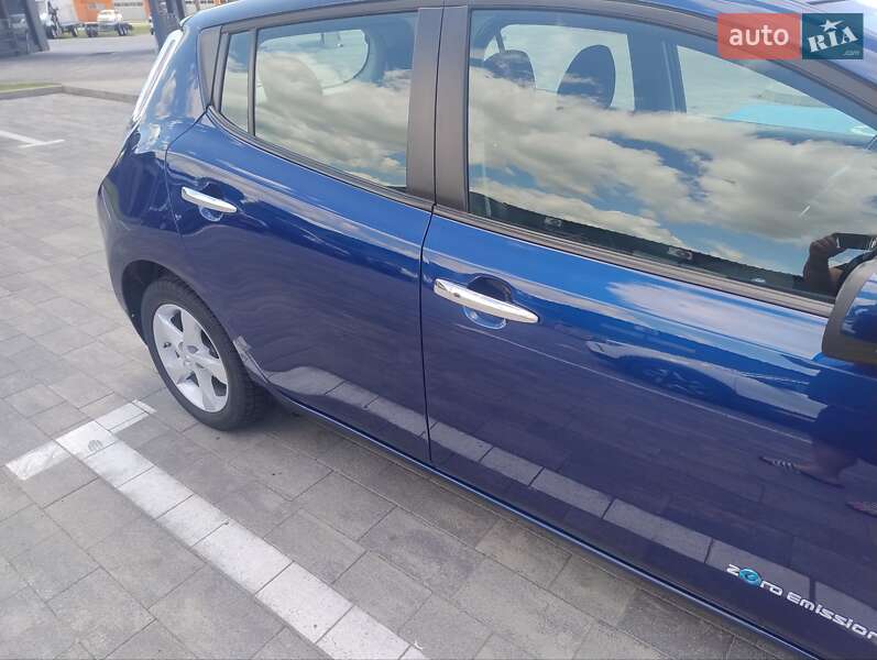 Хетчбек Nissan Leaf 2016 в Луцьку