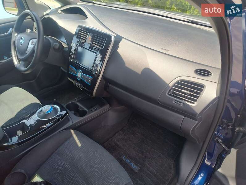 Хетчбек Nissan Leaf 2016 в Луцьку