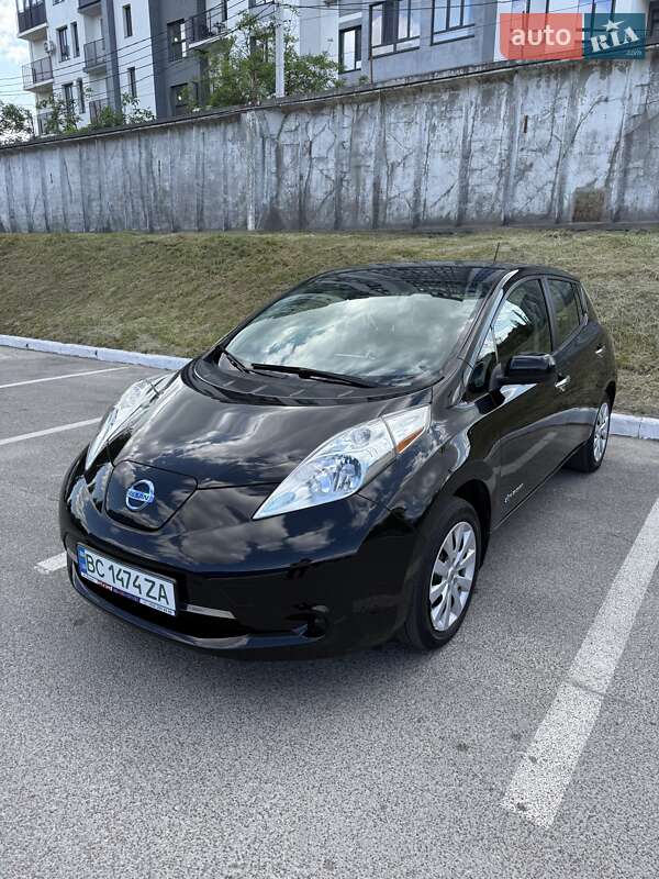 Хэтчбек Nissan Leaf 2017 в 