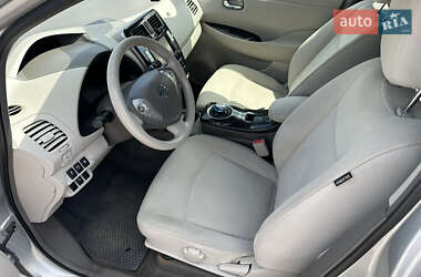 Хэтчбек Nissan Leaf 2012 в 