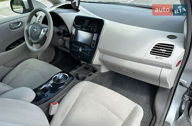 Хэтчбек Nissan Leaf 2012 в 