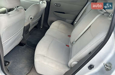 Хэтчбек Nissan Leaf 2012 в 