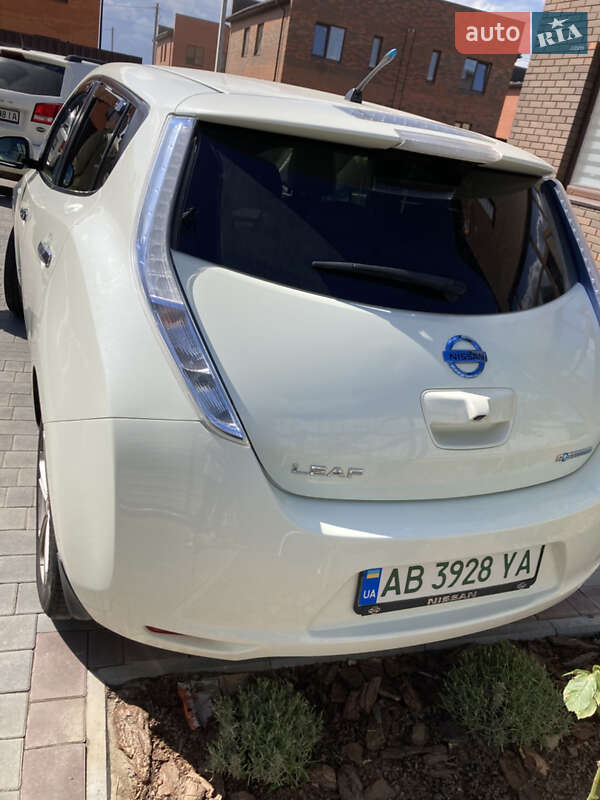 Хэтчбек Nissan Leaf 2012 в Виннице