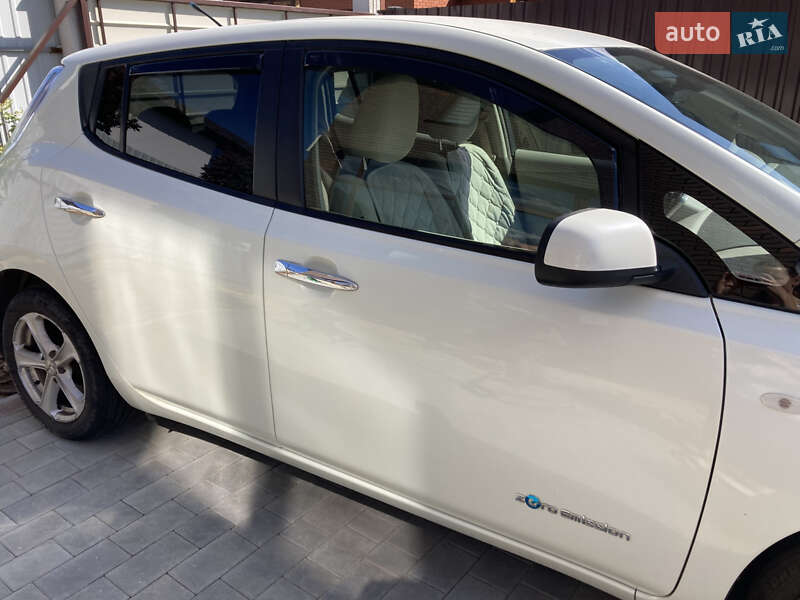 Хэтчбек Nissan Leaf 2012 в Виннице