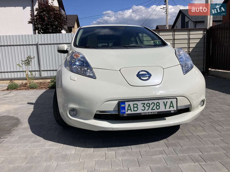 Хэтчбек Nissan Leaf 2012 в Виннице