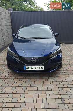 Хэтчбек Nissan Leaf 2023 в Днепре
