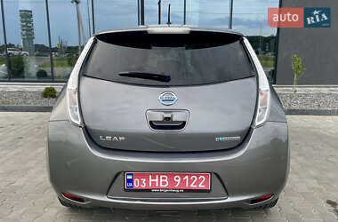 Хетчбек Nissan Leaf 2014 в 