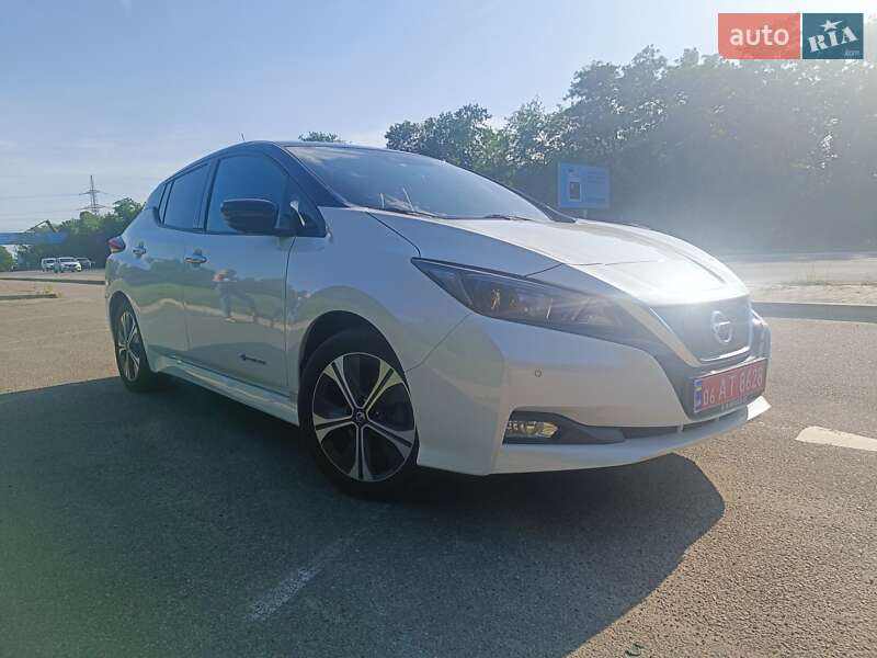 Хетчбек Nissan Leaf 2019 в Дніпрі