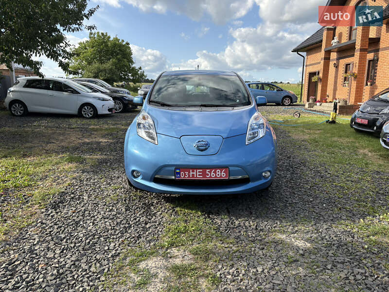 Хетчбек Nissan Leaf 2013 в 