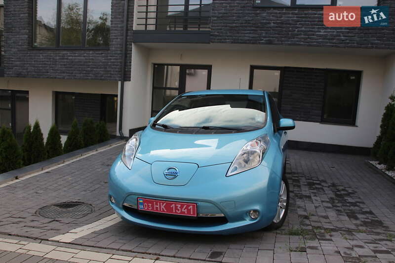 Хетчбек Nissan Leaf 2016 в Чернівцях