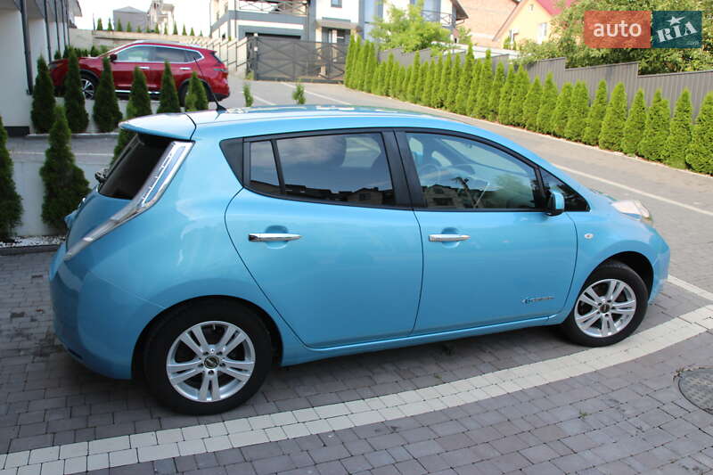 Хетчбек Nissan Leaf 2016 в Чернівцях