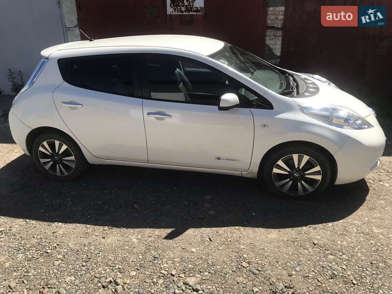 Nissan Leaf 2014