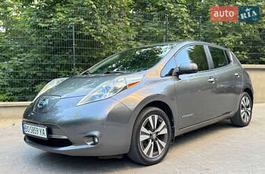 Хетчбек Nissan Leaf 2014 в 