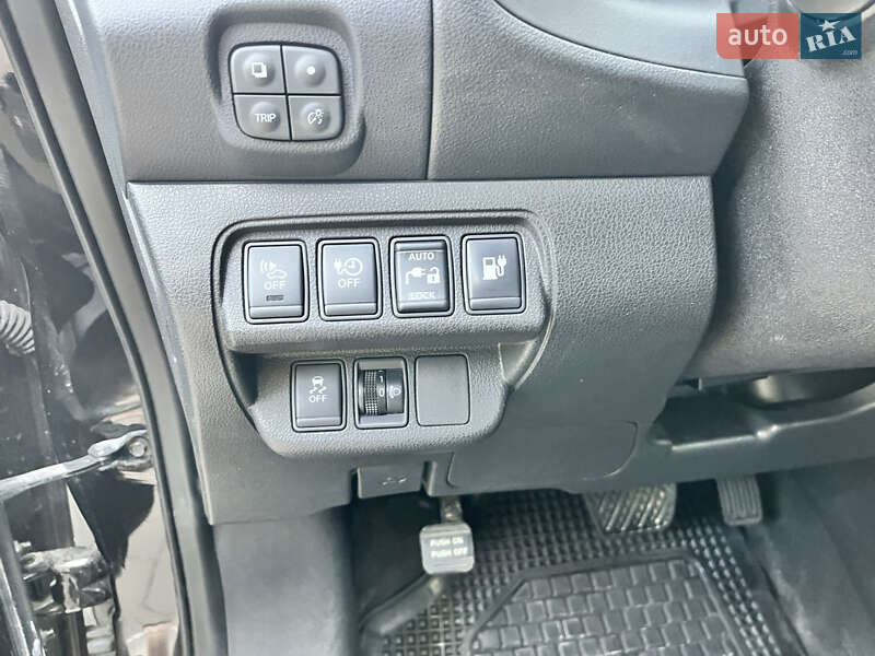 Хэтчбек Nissan Leaf 2013 в Виннице