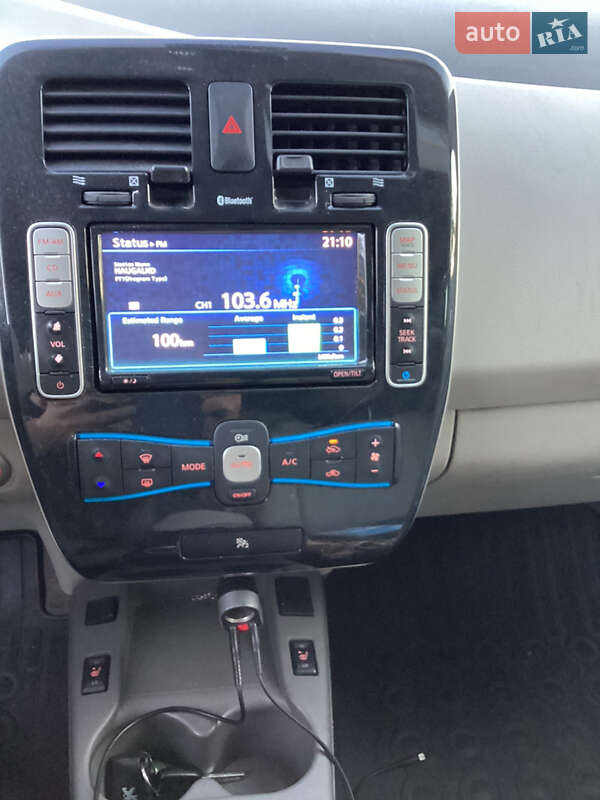 Хэтчбек Nissan Leaf 2011 в Ровно