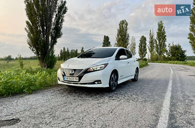 Хэтчбек Nissan Leaf 2018 в Киеве